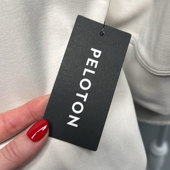 NEW w/ TAGS lululemon x Peloton Softstreme Perfectly Oversized Cropped Crew Sz 6 - Picture 8 of 11